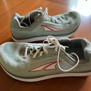 Escalante 2.5 mint green running shoes
